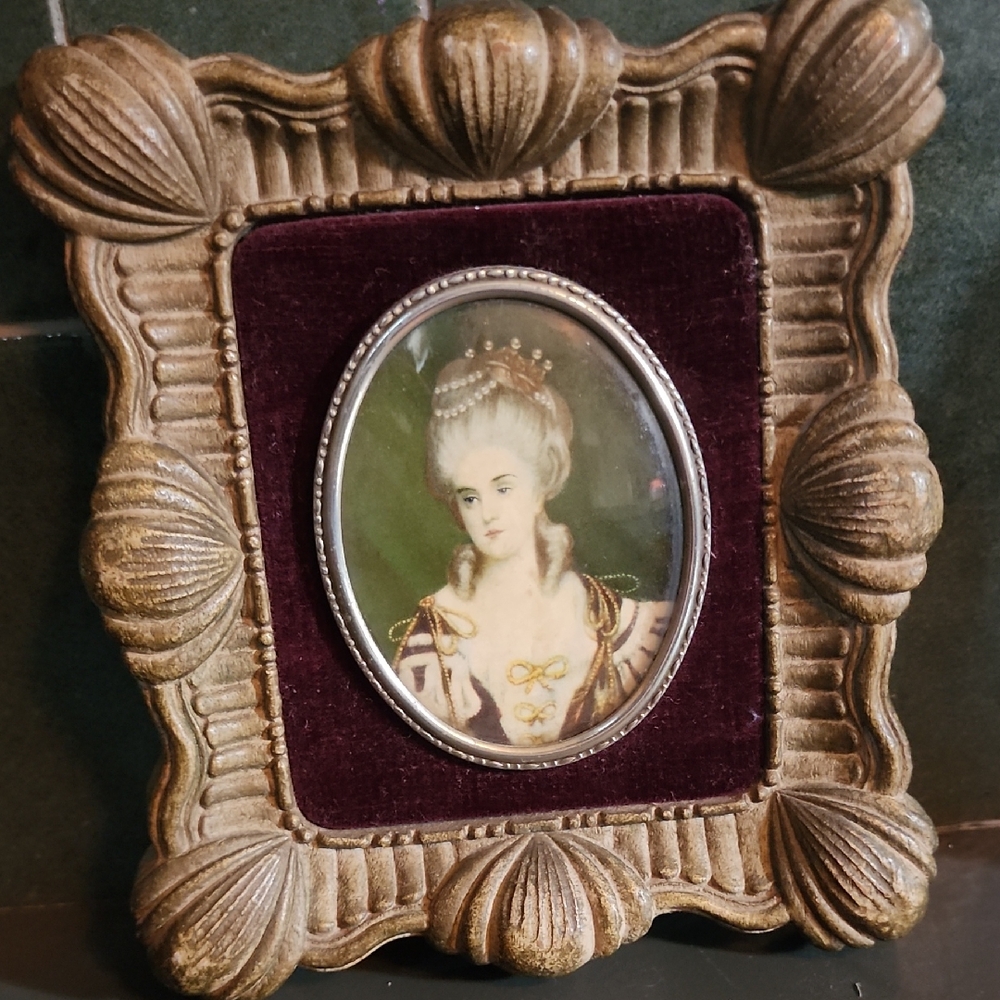 Vintage Ornate Gold Picture Frame with Portrait